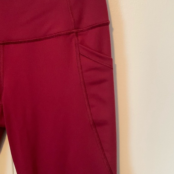 Victoria’s Secret Sport Knockout Lace Side Capris Leggings Size XS - Picture 3 of 10